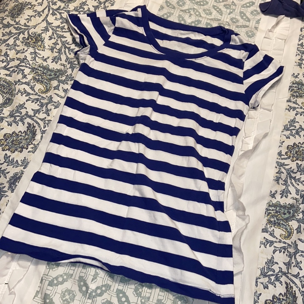 2 shirts - Picture 4 of 4